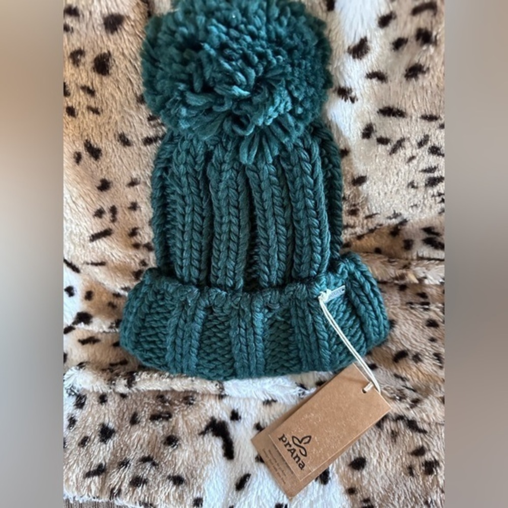 Prana Snow Crystal Beanie Hat, NWT
Color: Teal